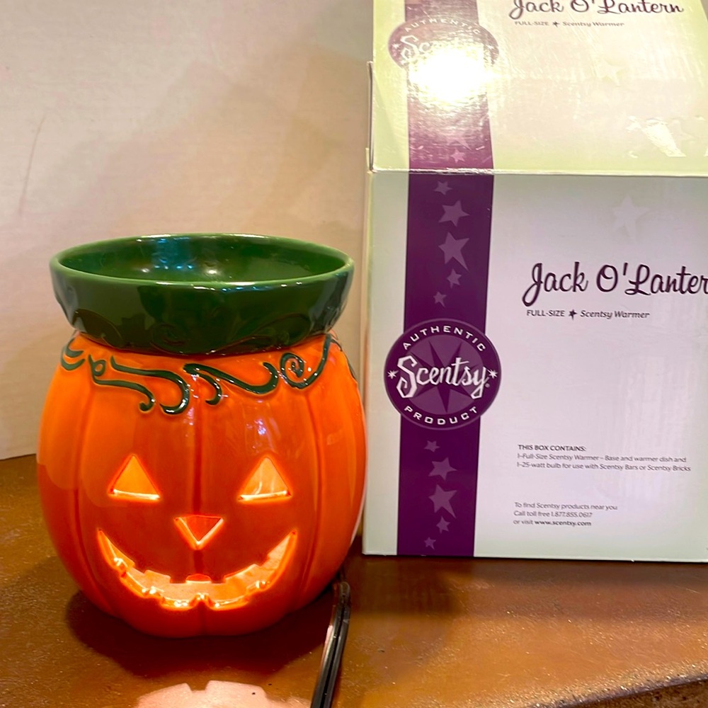 Scentsy Pumpkin Jack O Lantern Warmer Halloween Decor Ceramic